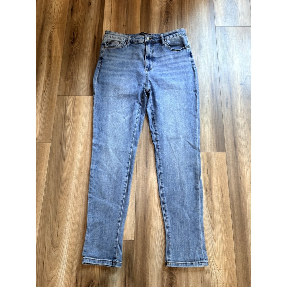 Judy Blue Relaxed Cut Blue Jeans 15 Or 32 Medium Wash Super Stretchy